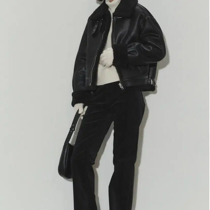 [BUNJANG] Dunst 70s Semi-Flared Corduroy Jeans Black / 던스트 70s 세미 플레어드 코듀로이 진 블랙
