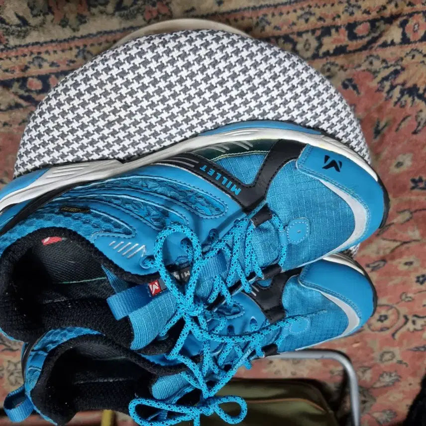 [BUNJANG] Millet Gore-Tex Hiking Shoes / 밀레 고어텍스 트레킹화겸 등산운동화