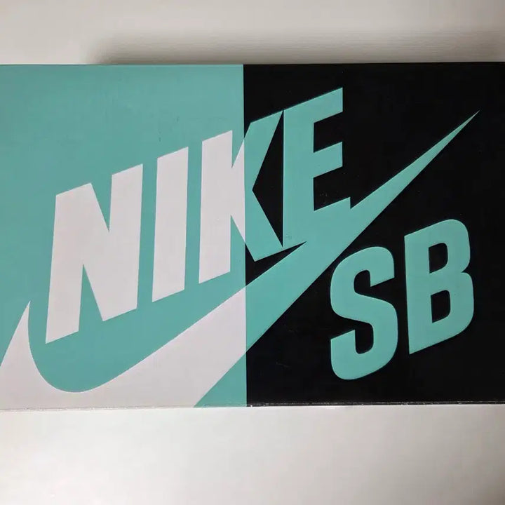 [BUNJANG] Polar x Nike SB Blazer Sneakers / [270] 폴라 x 나이키sb 블레이저 av3028-100