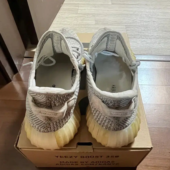 [BUNJANG] Adidas Yeezy Boost 350 V2 Static 285 / 아디다스 이지부스트 350 V2 스태틱 285