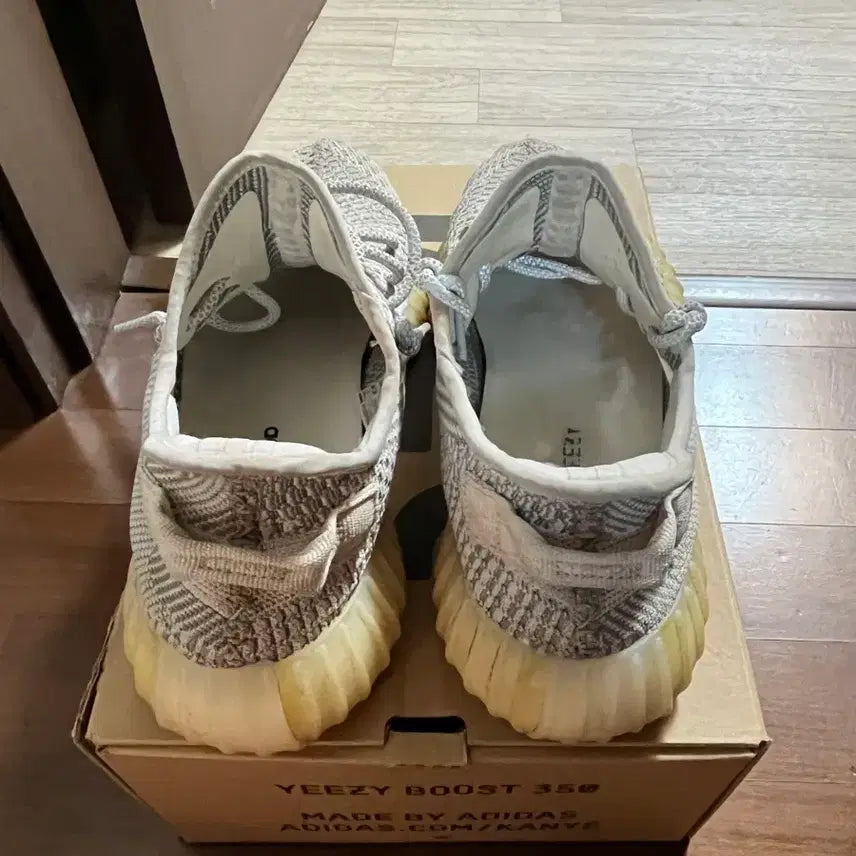[BUNJANG] Adidas Yeezy Boost 350 V2 Static 285 / 아디다스 이지부스트 350 V2 스태틱 285
