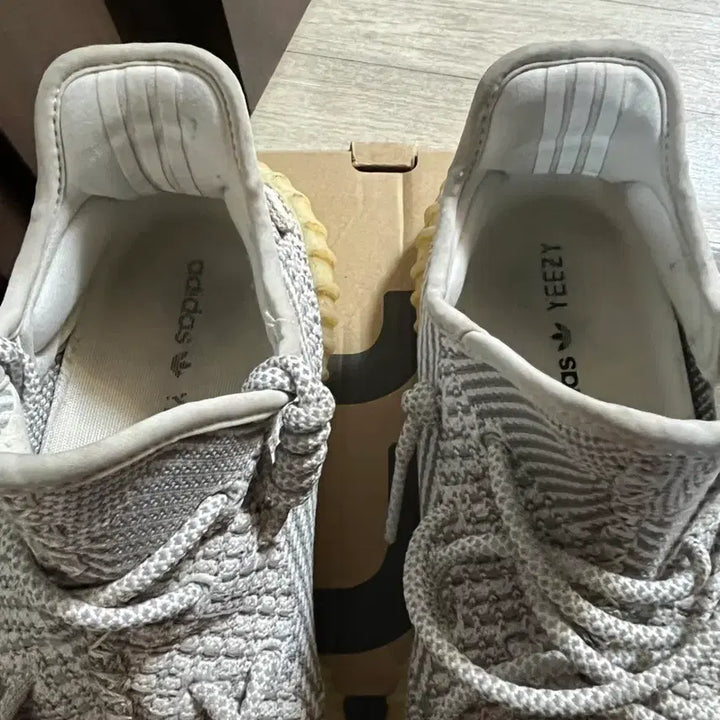 [BUNJANG] Adidas Yeezy Boost 350 V2 Static 285 / 아디다스 이지부스트 350 V2 스태틱 285