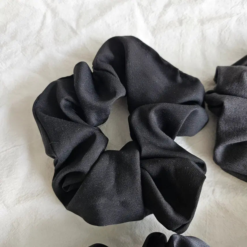 [SOLD OUT] (새상품) 블랙 곱창밴드 스크런치