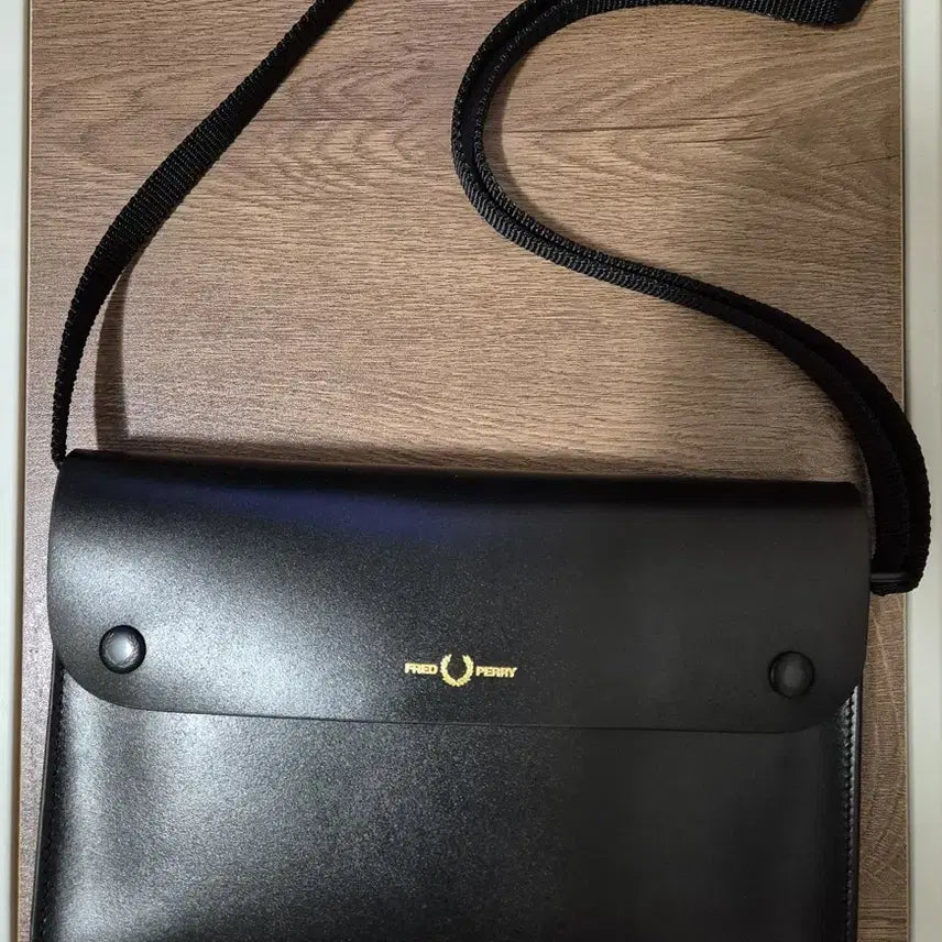 [BUNJANG] Fred Perry L4330 Sacoche Bag / 프레드페리 버니쉬 레더 사코슈 백  L4330