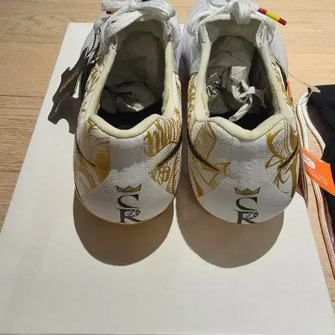 [SOLD OUT] 티엠포 레전드 라모스 한정판 축구화