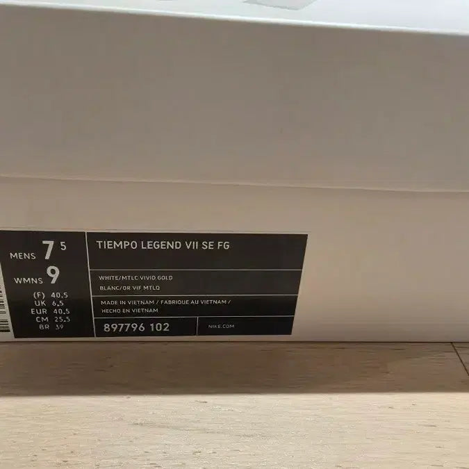 [SOLD OUT] 티엠포 레전드 라모스 한정판 축구화