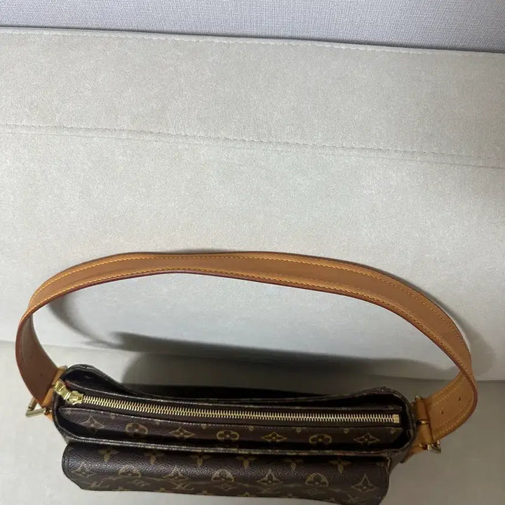 [BUNJANG] Louis Vuitton Viva Cite GM / [A 정품] 루이비통 비바시떼 GM