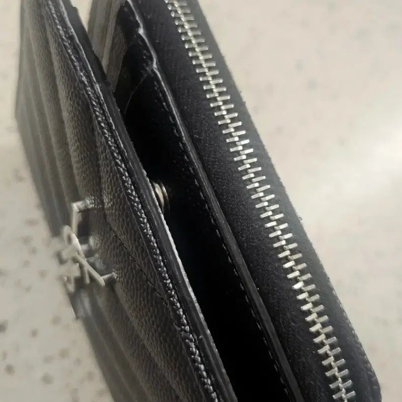 [BUNJANG] Saint Laurent Matelassé Wallet (Black) / 생로랑 마틀라세 반지갑 블랙(정품)