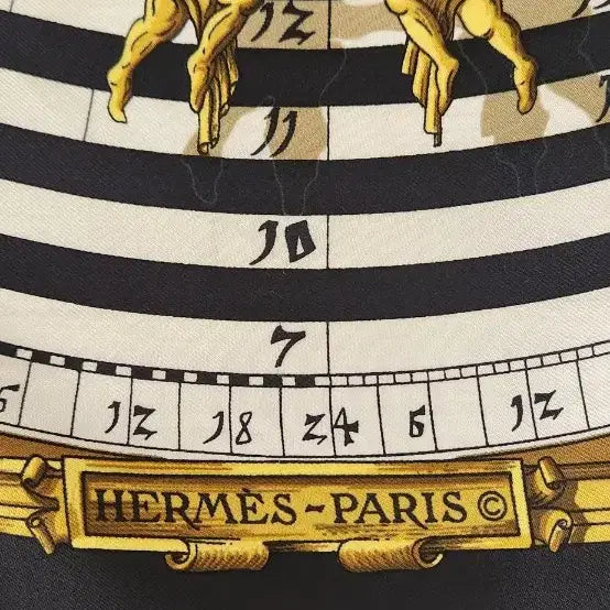 [BUNJANG] Hermes Astrology Scarf / 명품 에르메스 블랙/골드 점성술 스카프