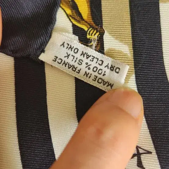 [BUNJANG] Hermes Astrology Scarf / 명품 에르메스 블랙/골드 점성술 스카프