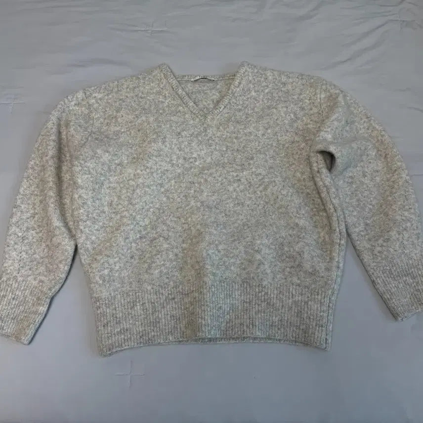 [BUNJANG] Tylle Mohair V-neck Knit Sweater / 타일레 모헤어 브이넥 니트 2 사이즈