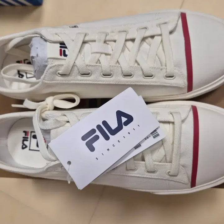 [BUNJANG] Fila Como V2 White Sneakers / 휠라 코모 V2 흰색 270mm 새상품