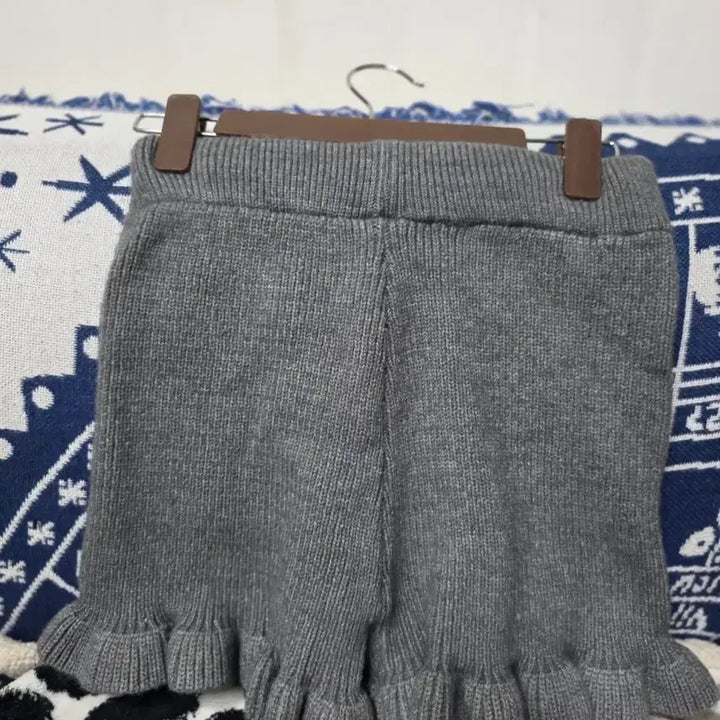 [BUNJANG] Knit Frill Shorts - Gray / 니트 프릴 반바지 그레이