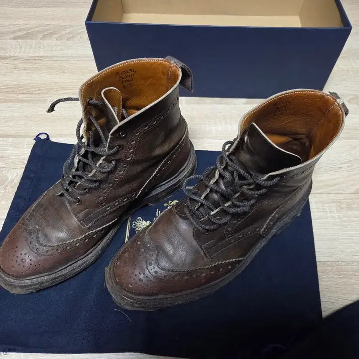 [BUNJANG] TREASURE S.T.O.W Espresso 250 Size / 트리커즈 스토우 에스프레소 250사이즈