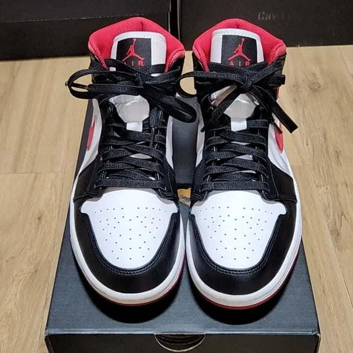 [BUNJANG] Nike Air Jordan 275 Gym Red Black White Sneakers / 나이키 조던 275 짐레드 블랙 화이트