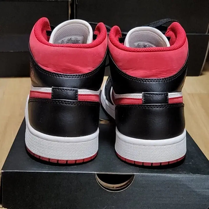 [BUNJANG] Nike Air Jordan 275 Gym Red Black White Sneakers / 나이키 조던 275 짐레드 블랙 화이트