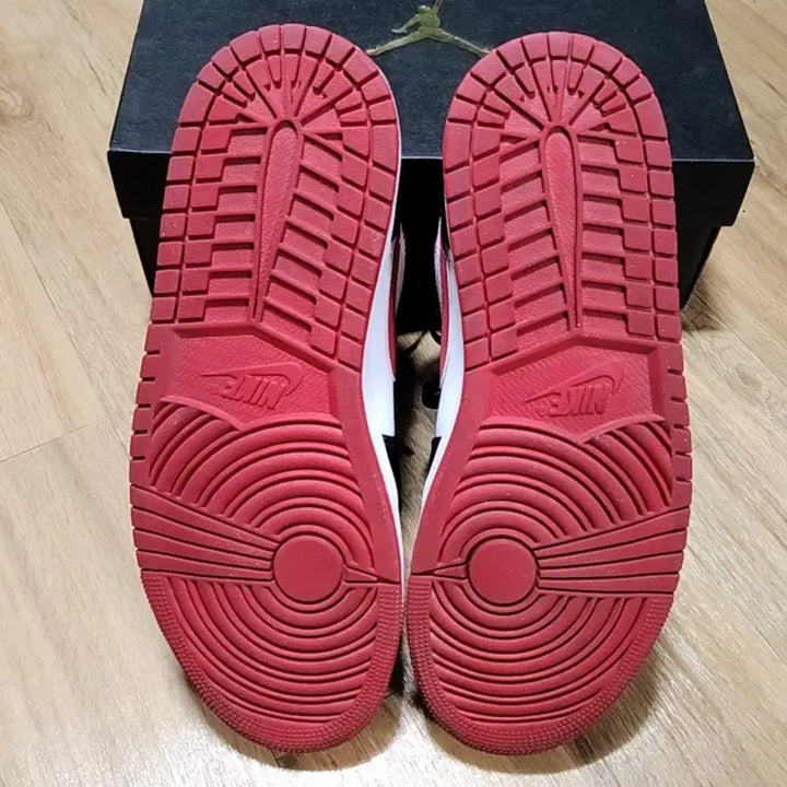 [BUNJANG] Nike Air Jordan 275 Gym Red Black White Sneakers / 나이키 조던 275 짐레드 블랙 화이트