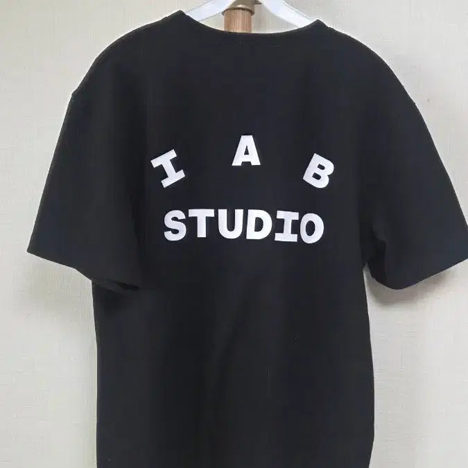 [SOLD OUT] IAB STUDIO 아이앱 스튜디오 10주년 티셔츠 블랙