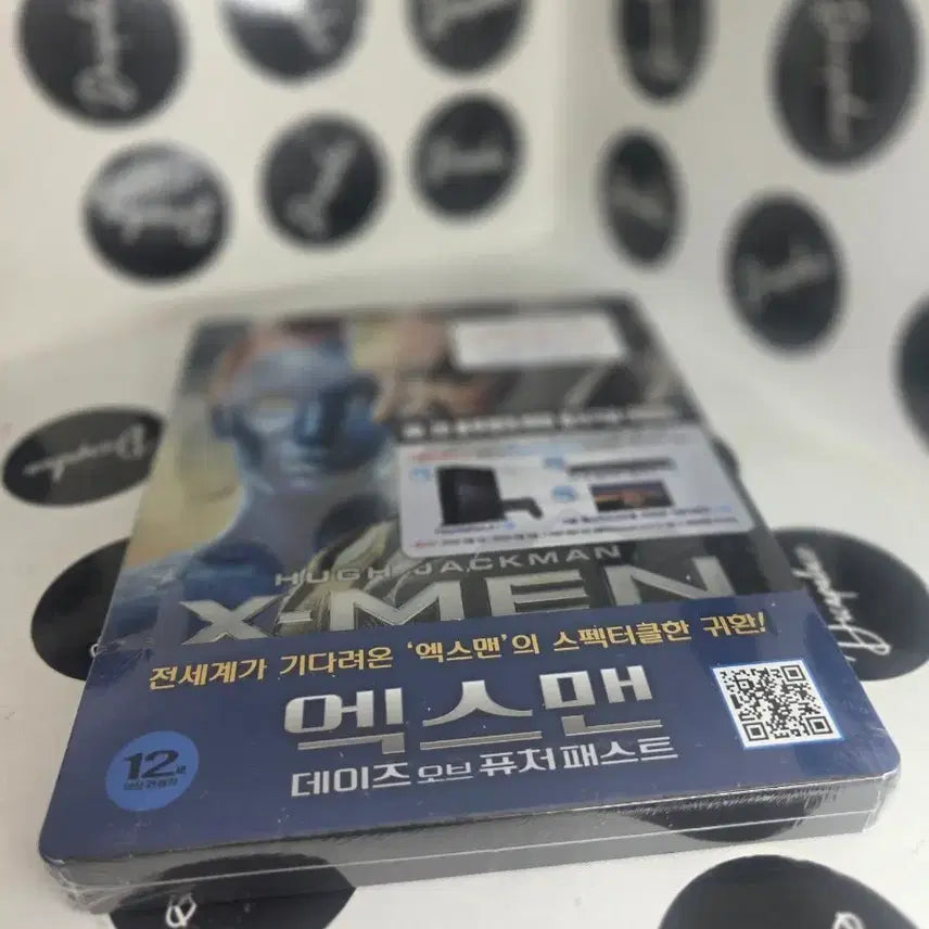 [BUNJANG] X: in the product title, there is no group name or member name.
X: I cannot identify the item category as it is too ambiguous.
X: X-Men is not a K-pop group.
Output: X-Men Blu-ray / [미개봉] 엑스맨 블루레이 초희귀 소장품 영화 bluray 새상품