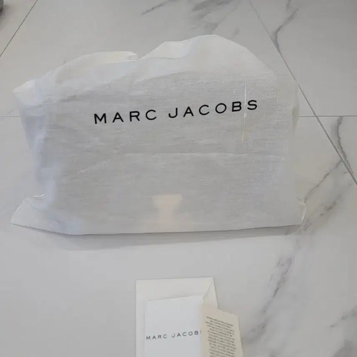 [BUNJANG] Marc Jacobs Quilted Chain Shoulder Bag / 마크제이콥스 퀼팅 체인 숄더백/출근용 데일리백