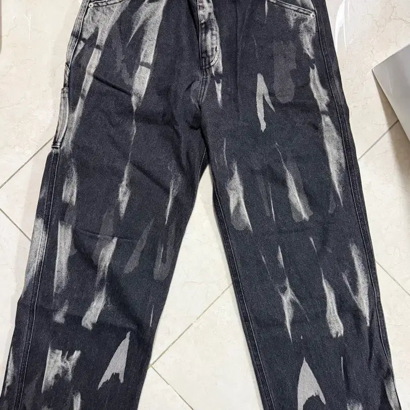 [BUNJANG] FLAVORISM Black Washed Denim Pants / FLAVORISM 블랙 워싱 데님 팬츠