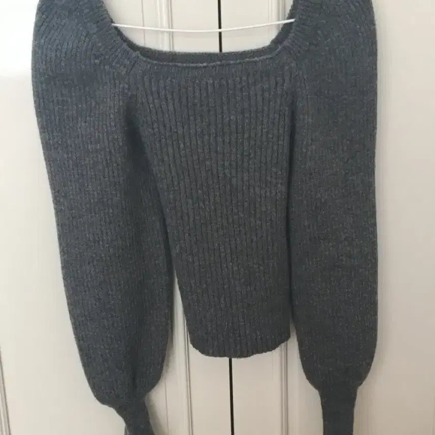 [BUNJANG] Puff Ribbed Knit Charcoal Top / 퍼프 골지 니트 차콜