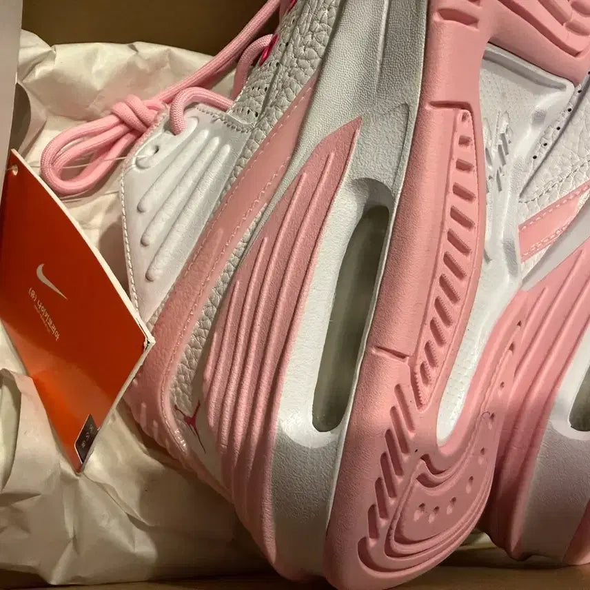 [BUNJANG] Nike Jordan Max Aura 5 Pink GS Sneakers / 나이키 조던 맥스 아우라5 핑크 GS 235사이즈 새제품