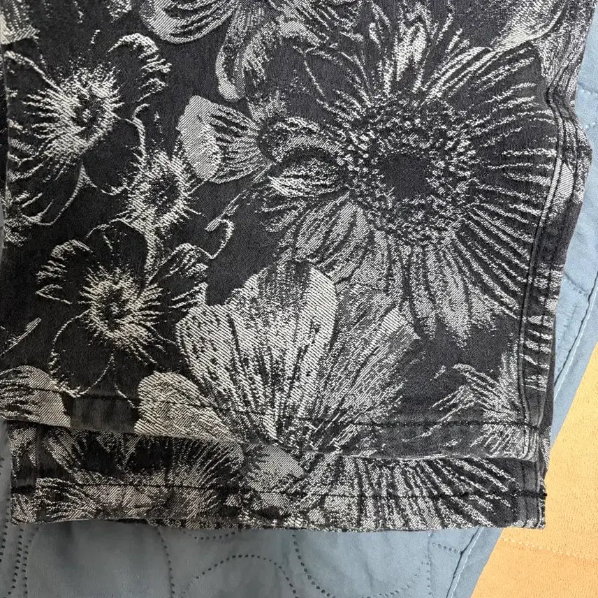 [BUNJANG] Youth Flower Denim / 유스 플라워 데님