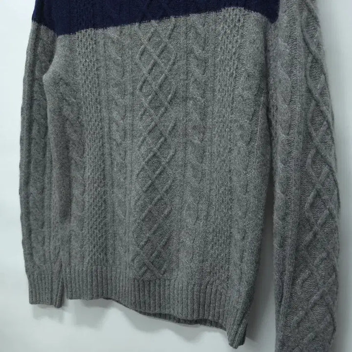 [BUNJANG] ZIOZIA Two-Tone Cable Knit Sweater / 지오지아 투톤 케이블 울니트 (95-100)