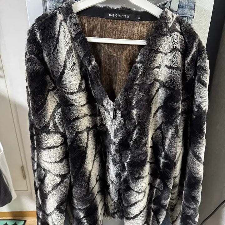 [BUNJANG] The Greatest 퍼 가디건 2size / 더 그레이티스트 퍼 가디건 2size