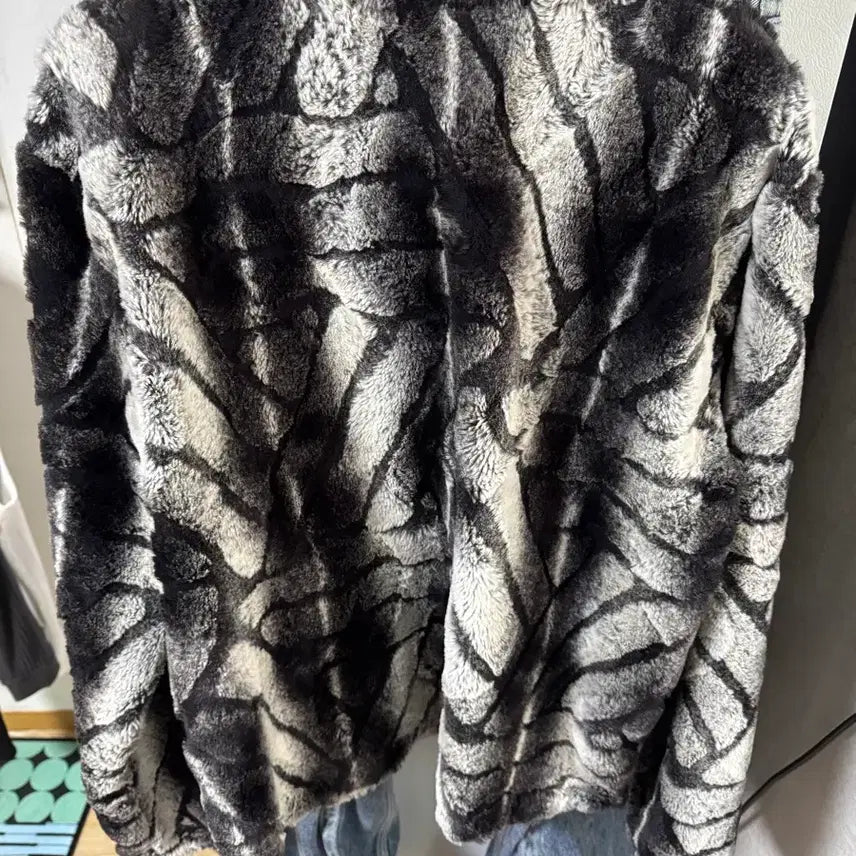 [BUNJANG] The Greatest 퍼 가디건 2size / 더 그레이티스트 퍼 가디건 2size