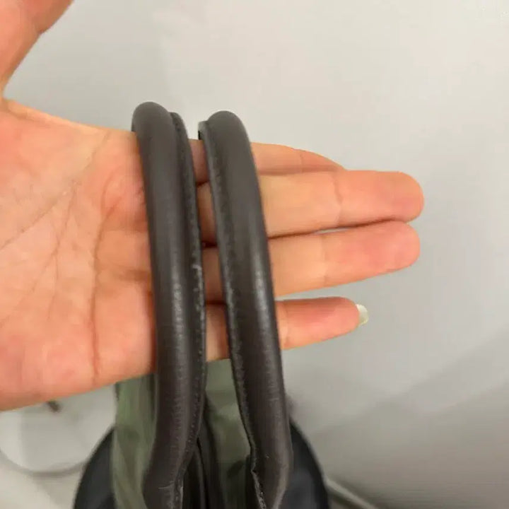 [BUNJANG] Prada Tote Bag (Crossbody Strap Missing) / 정품 프라다 토트백 가방 크로스끈분실 가로32 원단변색