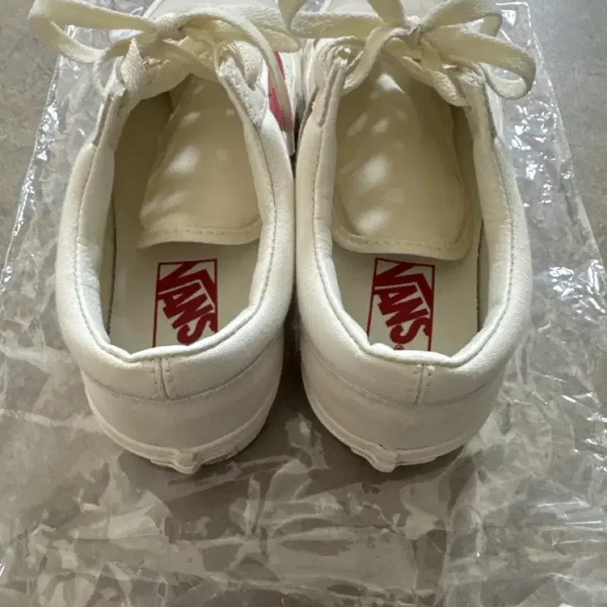 [BUNJANG] Vans Style 36 White/Red Sneakers 235 / 반스 스타일36 화이트/레드 스니커즈 235