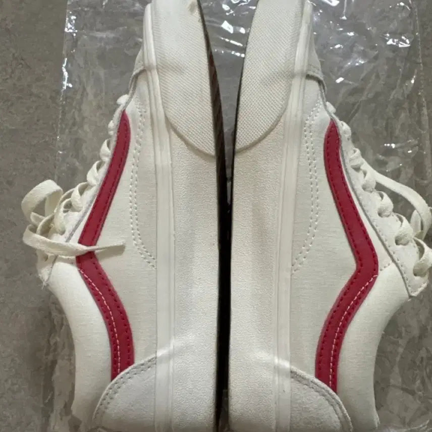 [BUNJANG] Vans Style 36 White/Red Sneakers 235 / 반스 스타일36 화이트/레드 스니커즈 235