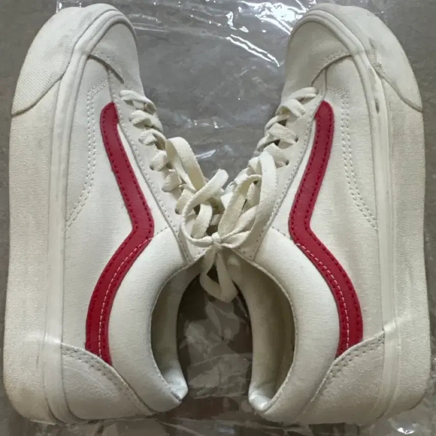 [BUNJANG] Vans Style 36 White/Red Sneakers 235 / 반스 스타일36 화이트/레드 스니커즈 235