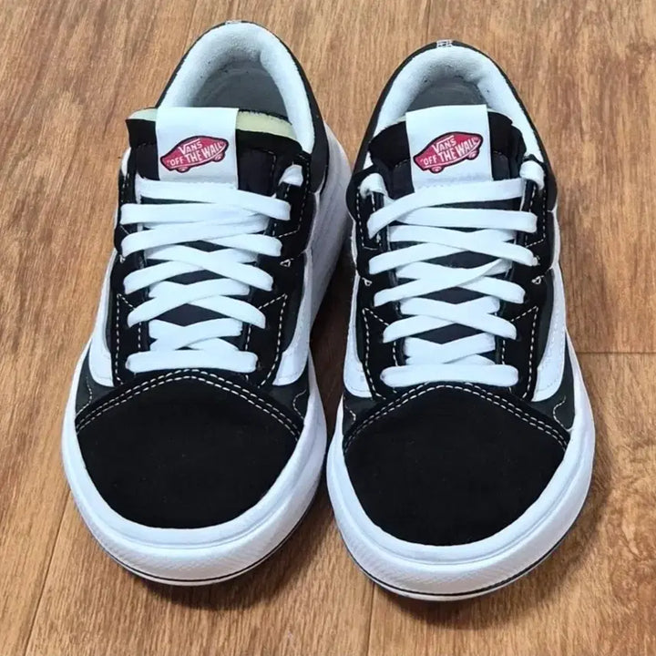 [BUNJANG] Vans Old Skool Black/White Sneakers / 반스 올드스쿨 블랙/화이트 스니커즈