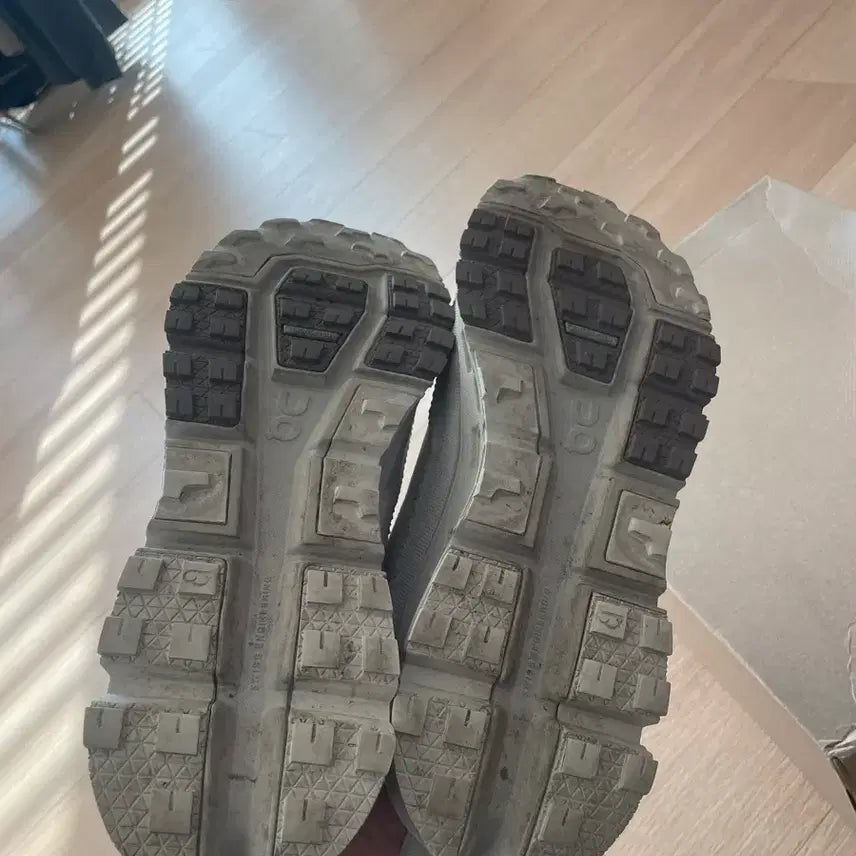 [BUNJANG] Onlearning Cloud Away 2 Sand/Ice Shoes / 온러닝 클라우드어웨이2 샌드/아이스 310