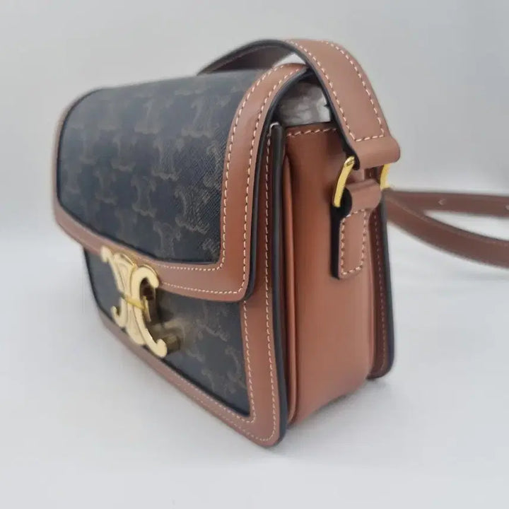 [BUNJANG] Celine Triomphe Shoulder Crossbody Bag / 셀린느 틴 트리옹프 숄더 크로스백