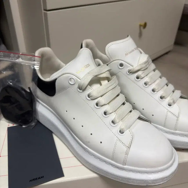 [BUNJANG] Alexander McQueen 41.5 Sneakers / 알렌산더 맥퀸 41.5 , 270 거의새거