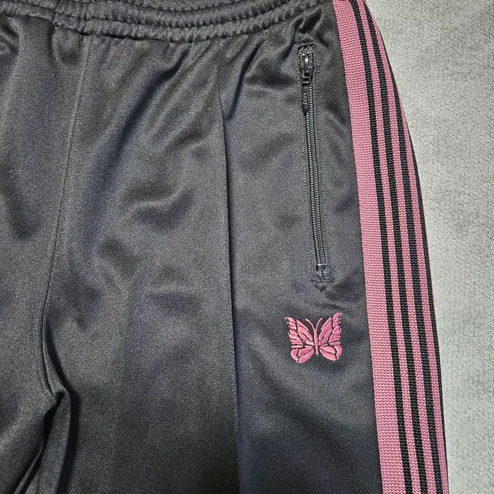 [BUNJANG] Needles Poly Smooth Narrow Track Pants Black (Size L) / 니들스 폴리 스무스 내로우 트랙 팬츠 블랙(L사이즈)