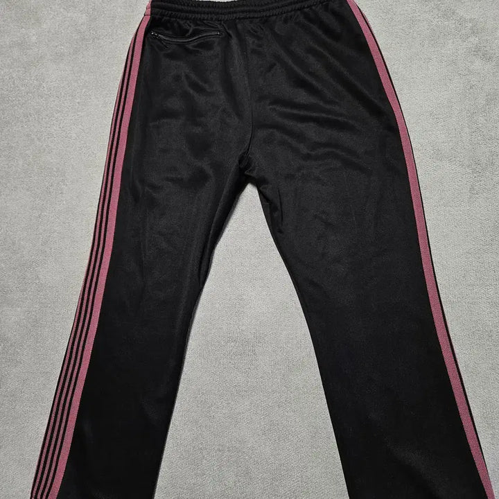 [BUNJANG] Needles Poly Smooth Narrow Track Pants Black (Size L) / 니들스 폴리 스무스 내로우 트랙 팬츠 블랙(L사이즈)