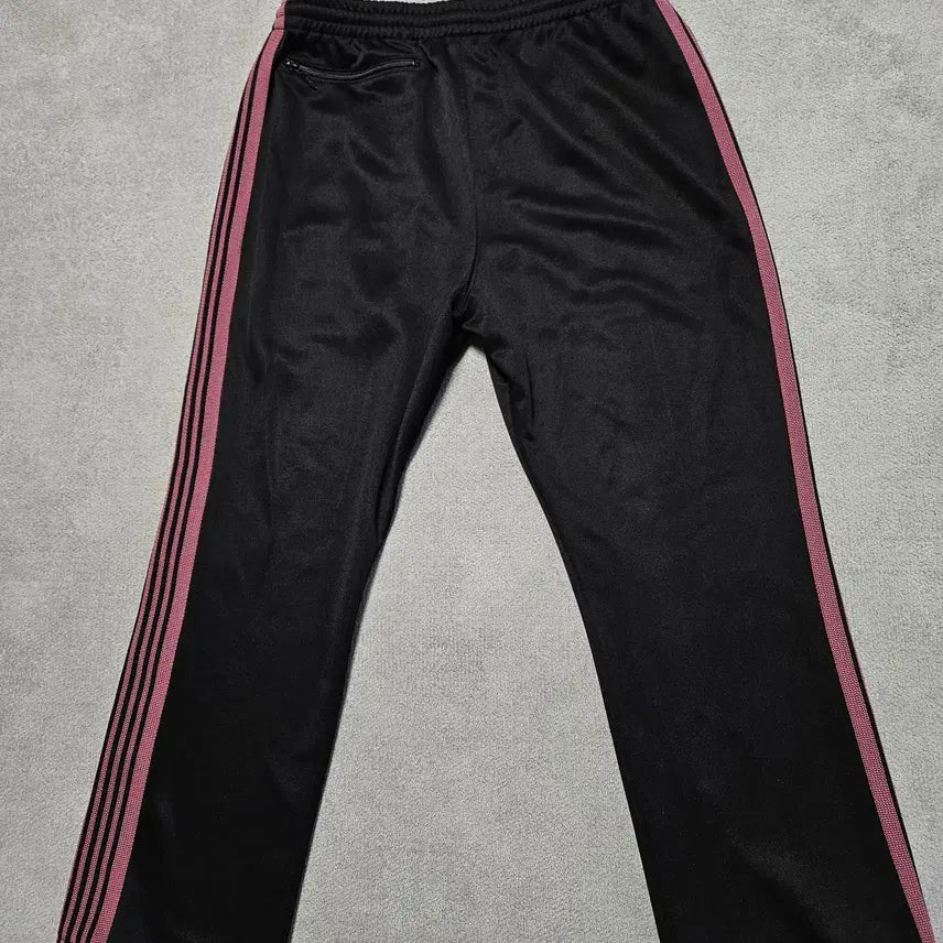 [BUNJANG] Needles Poly Smooth Narrow Track Pants Black (Size L) / 니들스 폴리 스무스 내로우 트랙 팬츠 블랙(L사이즈)