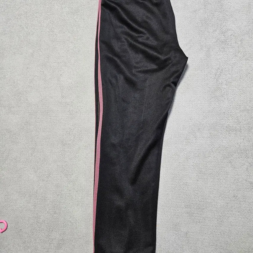 [BUNJANG] Needles Poly Smooth Narrow Track Pants Black (Size L) / 니들스 폴리 스무스 내로우 트랙 팬츠 블랙(L사이즈)