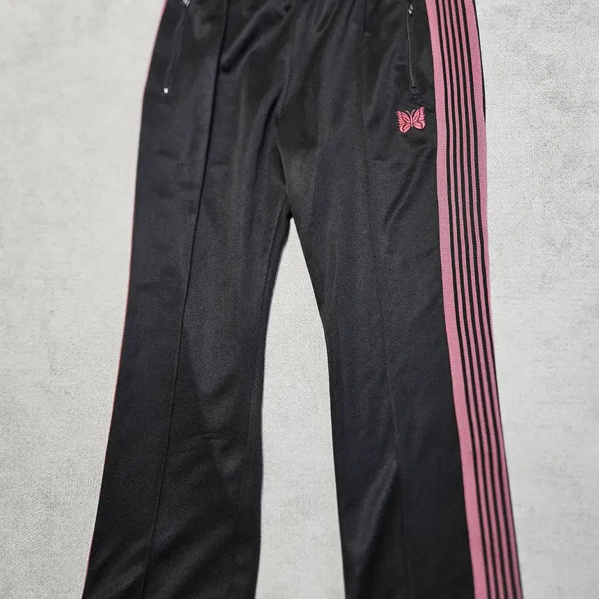 [BUNJANG] Needles Poly Smooth Narrow Track Pants Black (Size L) / 니들스 폴리 스무스 내로우 트랙 팬츠 블랙(L사이즈)