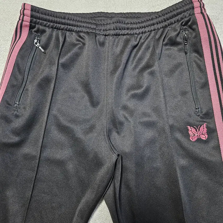 [BUNJANG] Needles Poly Smooth Narrow Track Pants Black (Size L) / 니들스 폴리 스무스 내로우 트랙 팬츠 블랙(L사이즈)