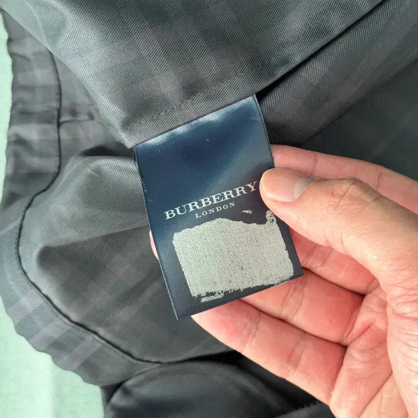 [BUNJANG] Burberry Windbreaker / 버버리 체크무늬 바람막이 윈드브레이커