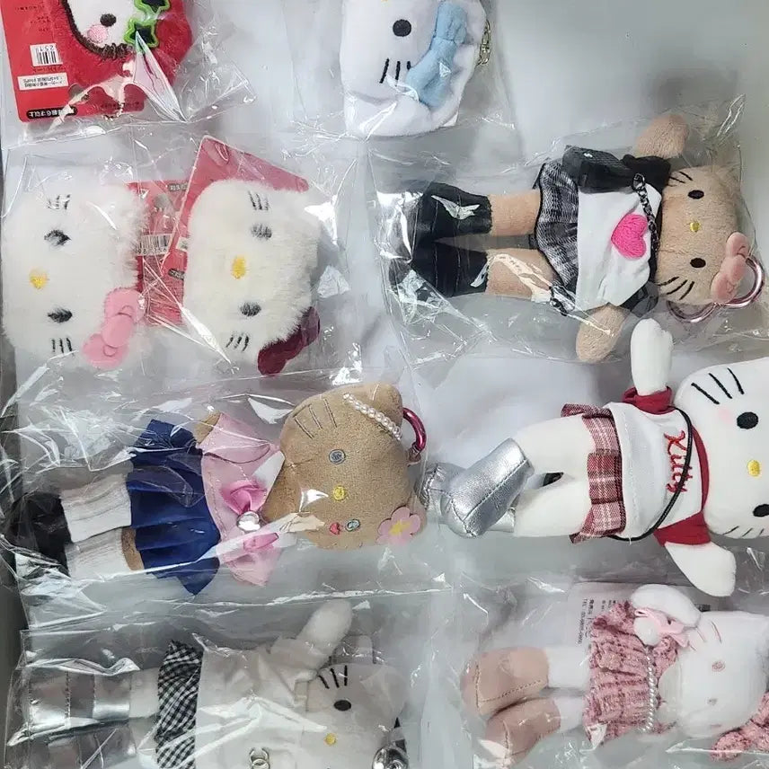 [BUNJANG] Kitty Doll Keychain / 키티 키링 인형