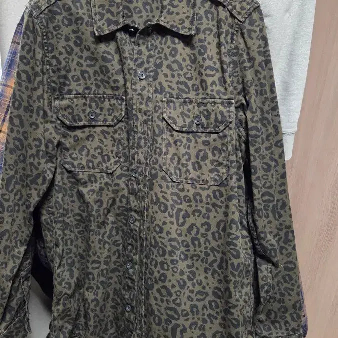 [BUNJANG] Carhartt Leopard Shirt / 칼하트 레오파드 셔츠