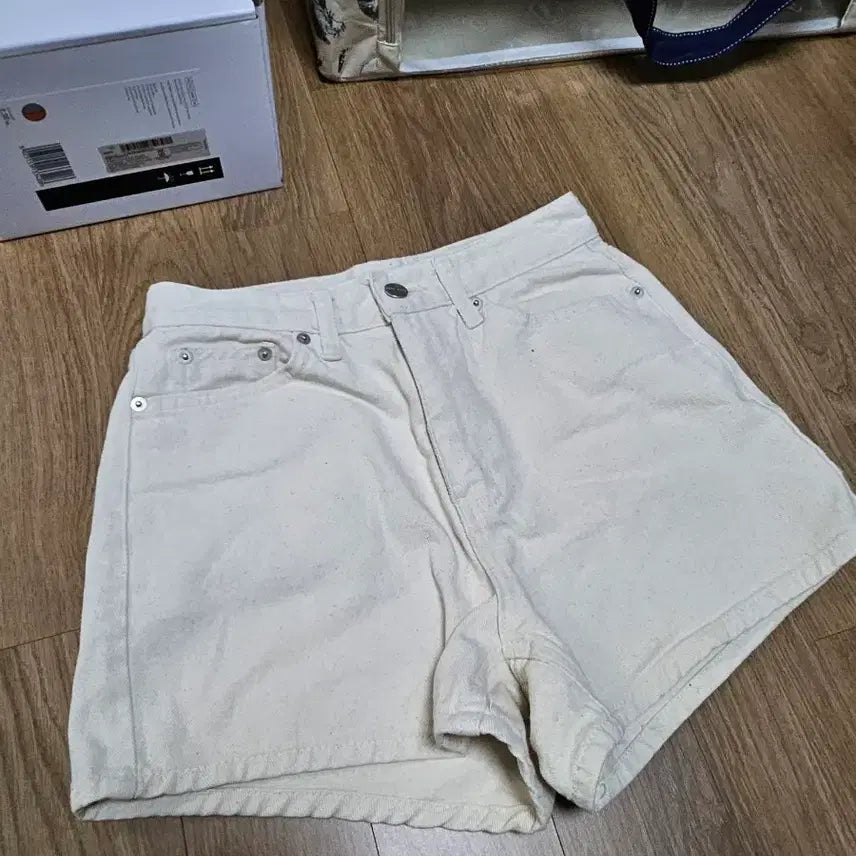 [BUNJANG] CODD ONE Ivory Denim Shorts / CODD ONE 아이보리 데님 반바지