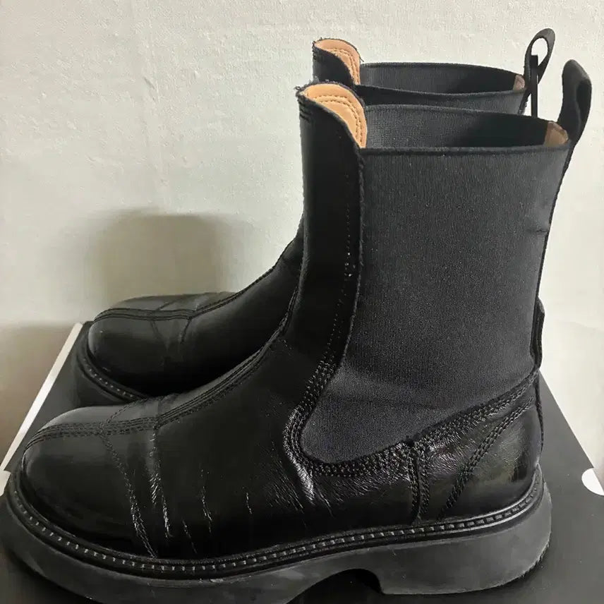 [BUNJANG] GANNI Leather Chelsea Boots (Size 40) / GANNI 블랙 레더 첼시 부츠 40